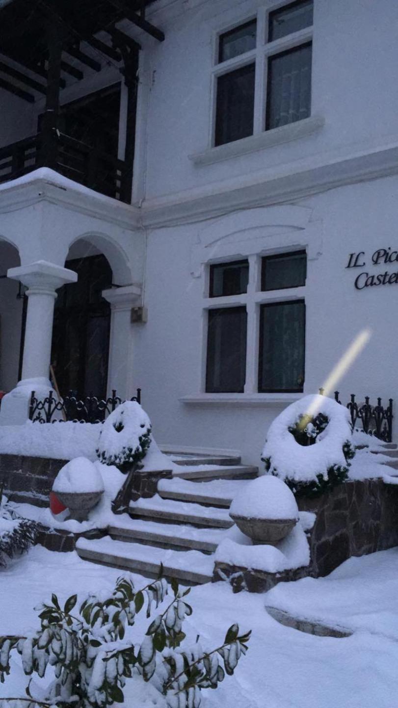 Il Piccolo Castello Buşteni エクステリア 写真